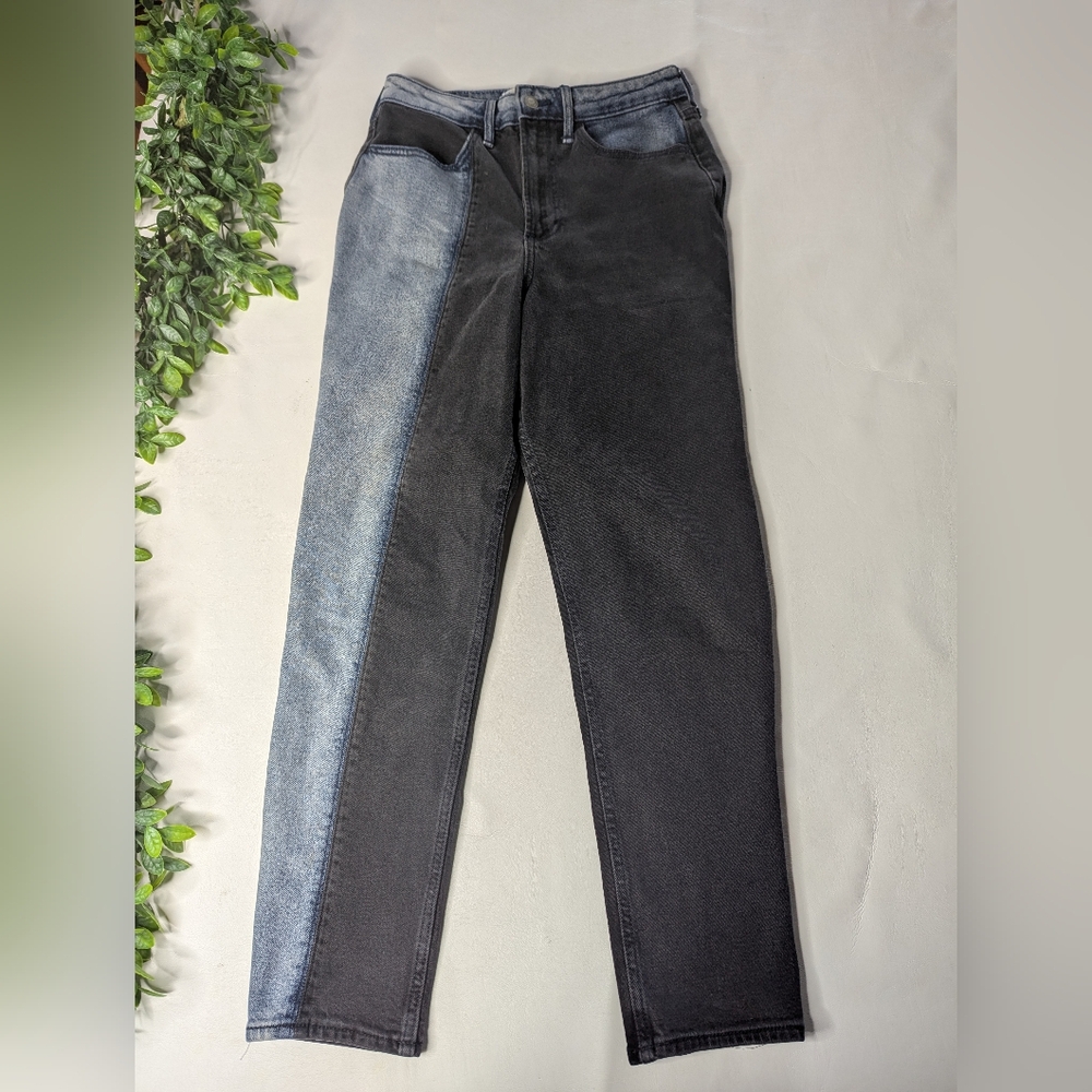 Hollister Curvy ultra High Rise Vintage Straight Two Tones Jeans Size 3R